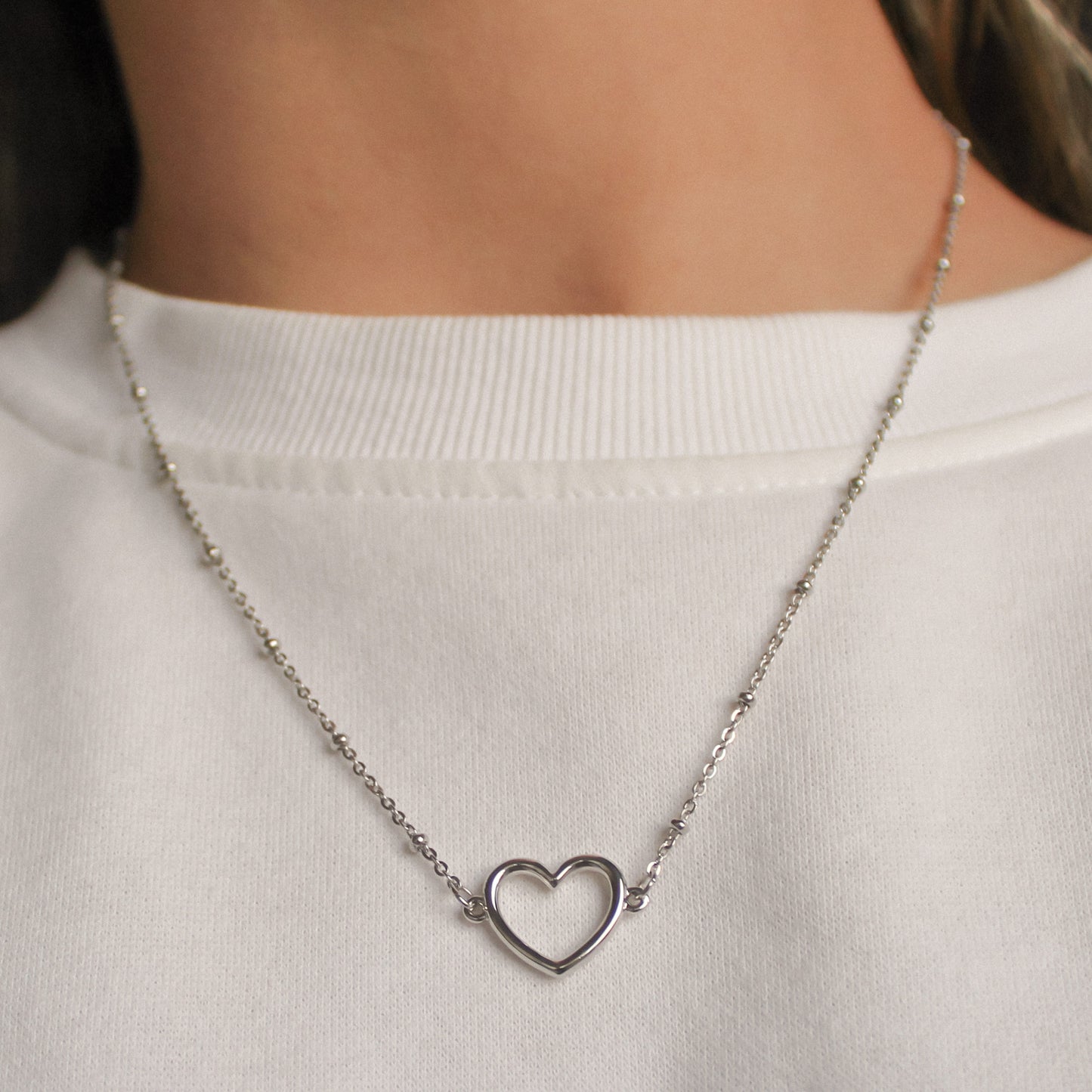 COLLAR CORAZÓN PLATEADO